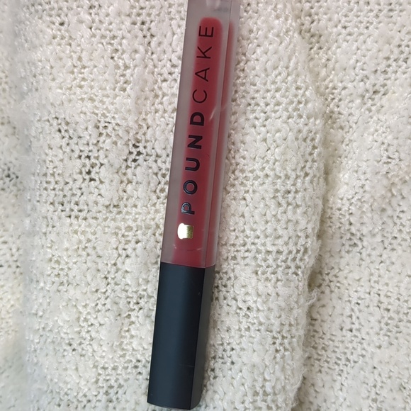 POUNDCAKE Cake Batter Matte Liquid Lipstick in Red Velvet 3.85ml/0.13fl oz - Picture 6 of 8